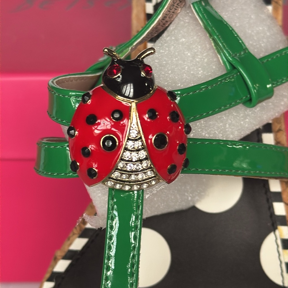 BETSY JOHNSON Buggy Women's Ladybug Embellishment Slingback Sandals Size 6M NEW - Picture 8 of 13